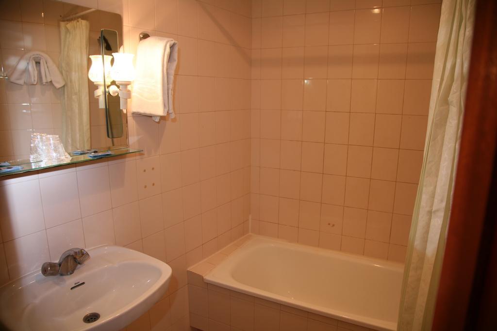 Hostal Santa Barbara Socuellamos Luaran gambar